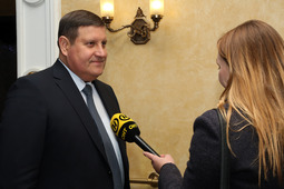 Владимир Майоров дает интервью телеканалу ОНТ
