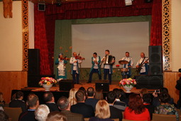 Выступление инструментального ансамбля "Дубравица" (Кобринское УМГ) перед белорусской диаспорой п.Балтика