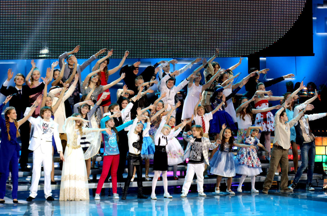 Участники проекта "Я пою!" на сцене Дворца Республики